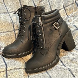 NEW Torrid FAUX LEATHER LACE-UP HIKER - BLACK 13 WW (Extra Wide Width)